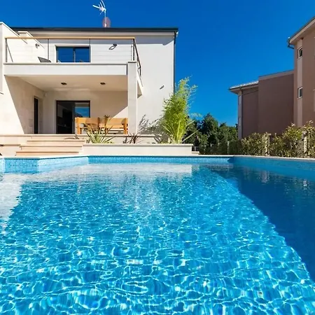 Munat Villa