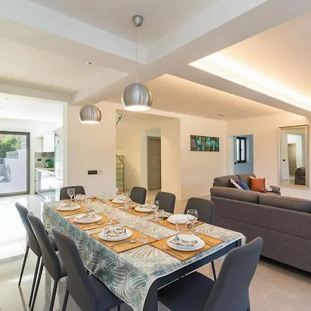 Munat Villa