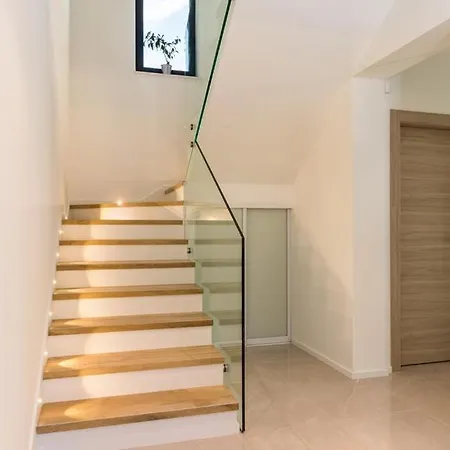 Munat Villa Ližnjan