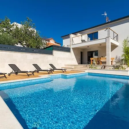 Munat Villa Ližnjan