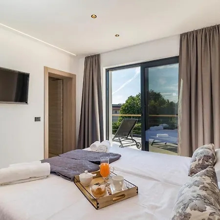 Munat Villa Ližnjan