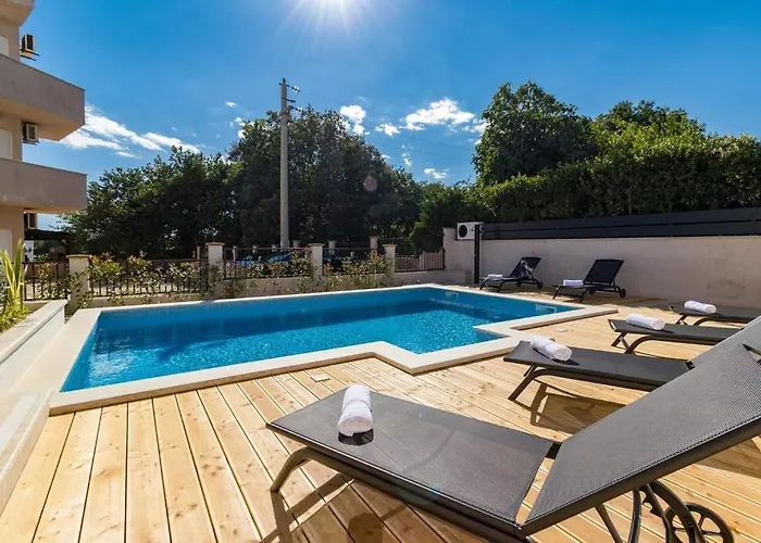 Munat Villa Ližnjan