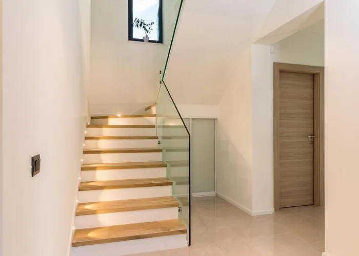 Munat Villa Ližnjan